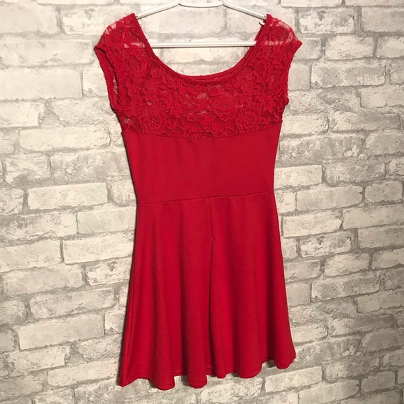 Red sleeveless fit and flare dress - Picture 2 of 5